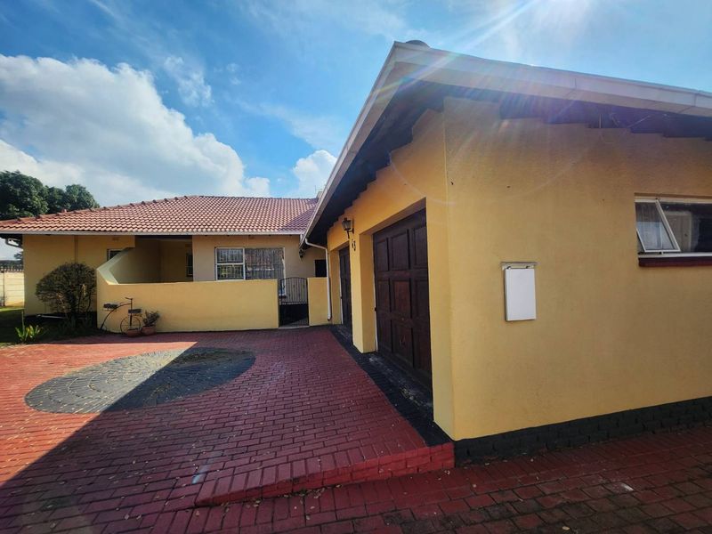 4 Bedroom well-maintained family home in Randhart - Photo 2