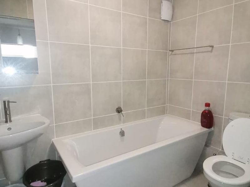 Stunning 2 bedrooms apartment in Mooikloof Smart City - Greenkloof Eco Estate - Photo 10