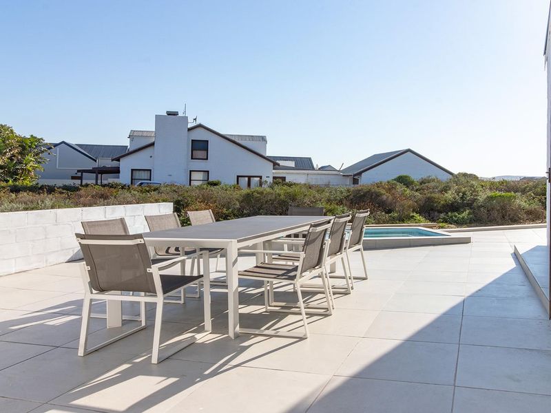 Endless Views, Fresh Sea Air, and Space to Unwind - Photo 2