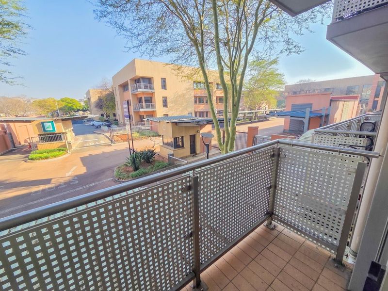 2 Bedroom Apartment Available in Hillcrest - Photo 9