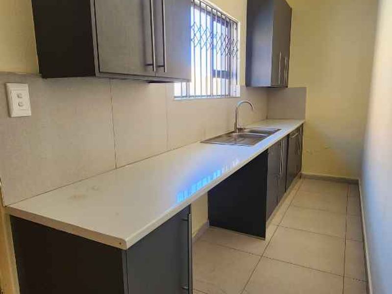 3 Bedroom House To Rent In The Orchards - Photo 3