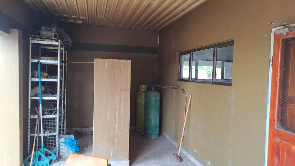 Back kitchen veranda.