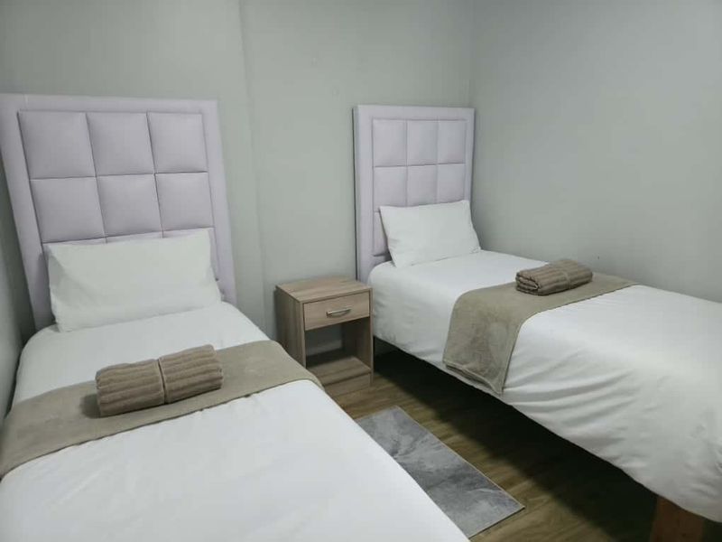 Comfortable living space - Photo 3