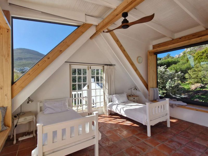 Mountainside Home with Pool & Sauna in Noordhoek - Photo 10
