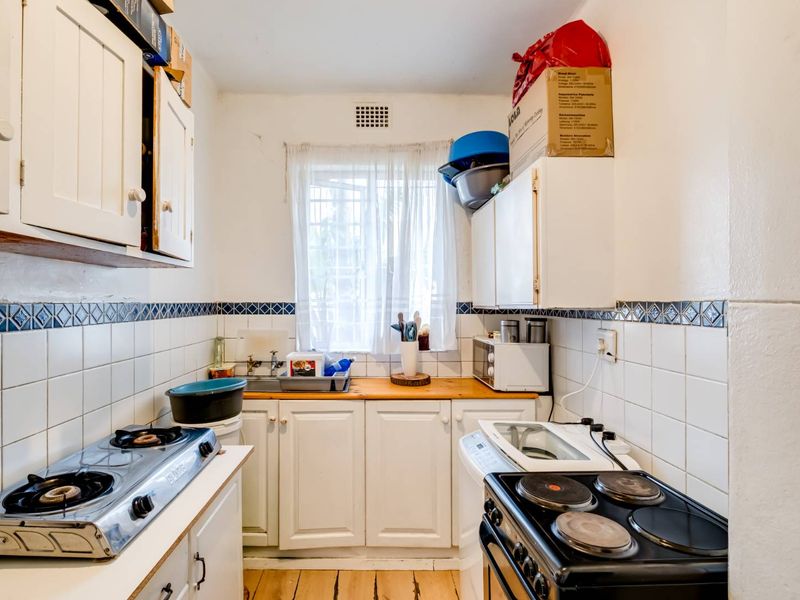 Hello First Time Buyers, Young Professionals and Investors! - Photo 7