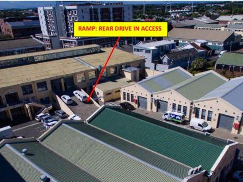 945m2 TO LET HIGHLY VISIBLE, REAR DRIVE-IN ACCESS : RETAIL / OFFICE / WAREHOUSE 400 AMP 3 PHASE POWER OBSERVATORY - Photo 4