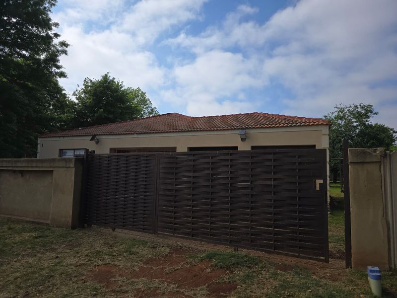 Huge four bedroom fixer up for sale - Photo 2