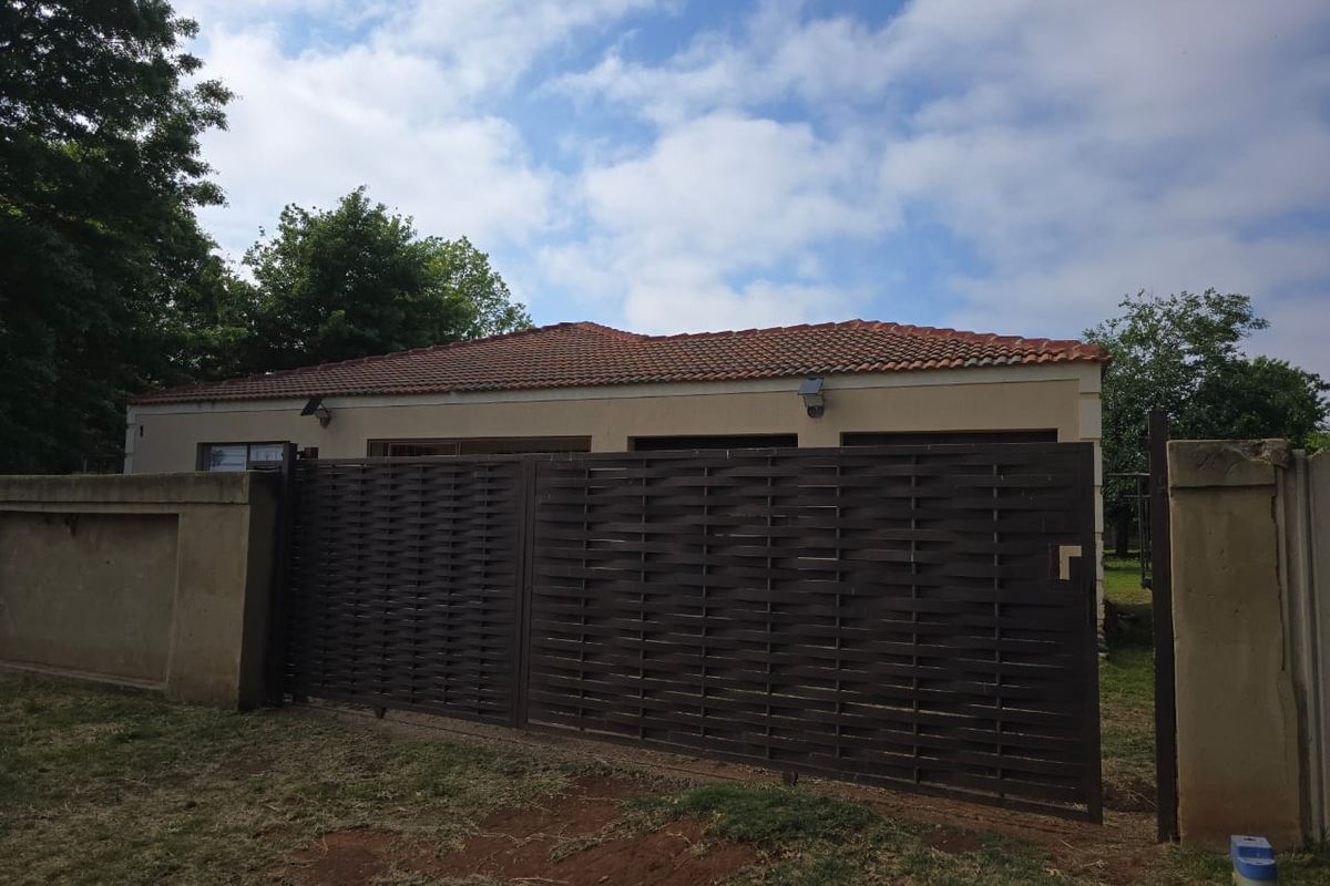 Huge four bedroom fixer up for sale - Photo 2