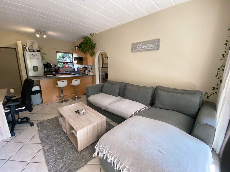 Exceptional Ground Floor Unit in a Secure and Impressive Complex - Photo 6