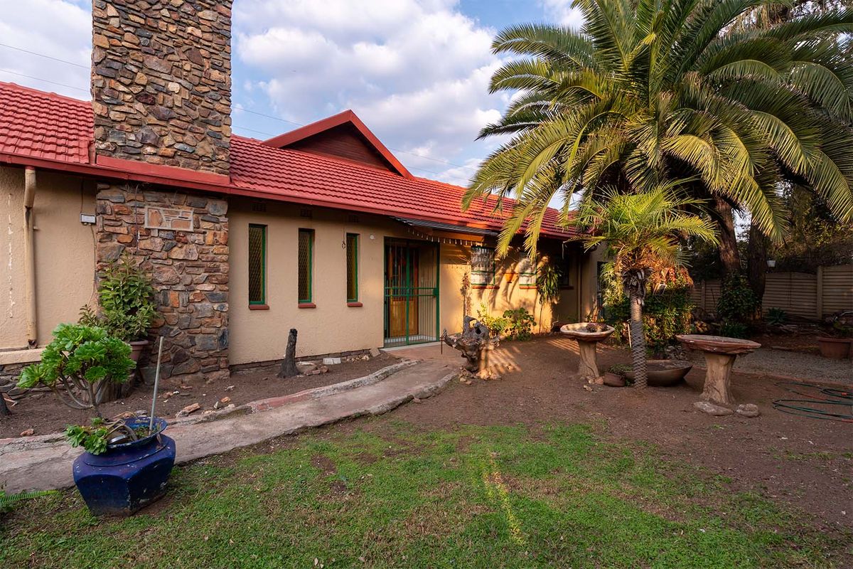 Spacious 3-Bedroom Family Home with Flatlet in Secure Boomed Area Birch Acres - Photo 2
