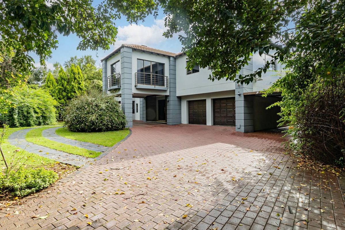 Grand Bryanston East Estate Living | 8-Bedroom Luxury Residence with Exceptional Lifestyle Appeal - Photo 3