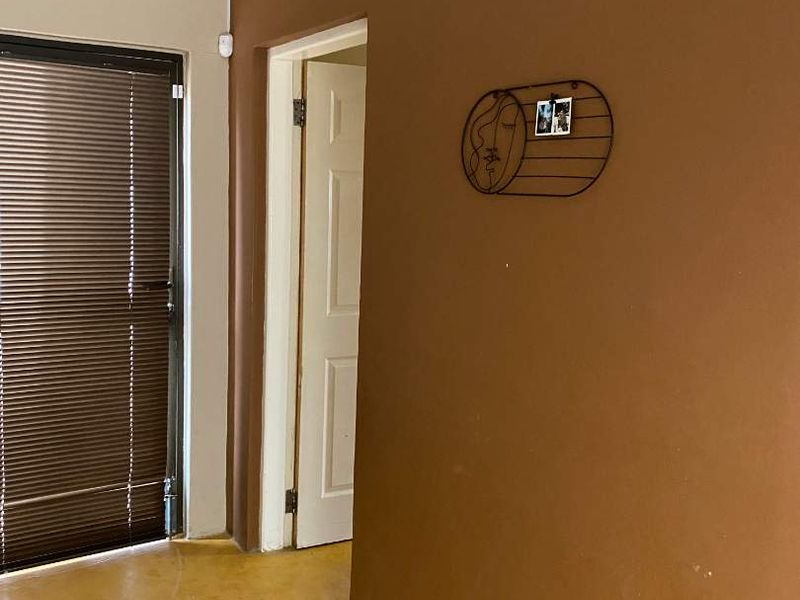 Move, Shift, Live: The Ultimate Adaptable-Flow Home - Photo 7