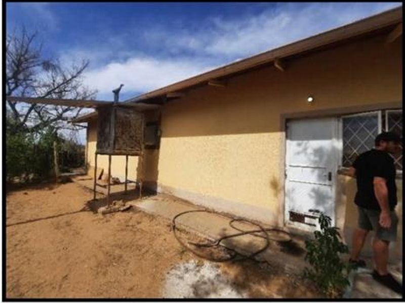 This exceptional property offers a unique blend of residential comfort, business potential, prime location close to town - Photo 4