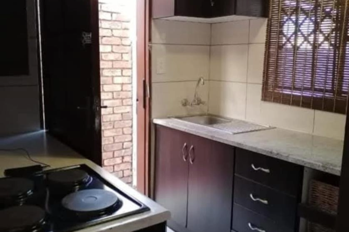 2 bedrooms house to rent in Soshanguve VV - Photo 3