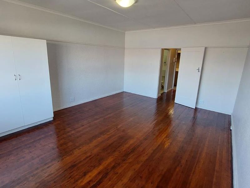 Bachelor Apartment for Rent in Mowbray - Photo 10