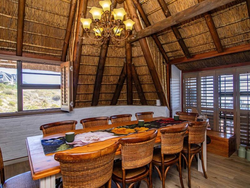 EXCLUSIVE COASTAL RETREAT - Photo 8