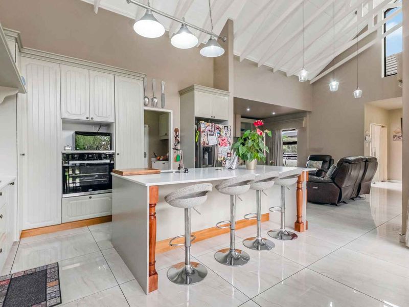 LIFE WITH LUXURY, INDULGENCE AND CONVENIENCE, THIS CHIC HOME IS A MUST SEE - Photo 9