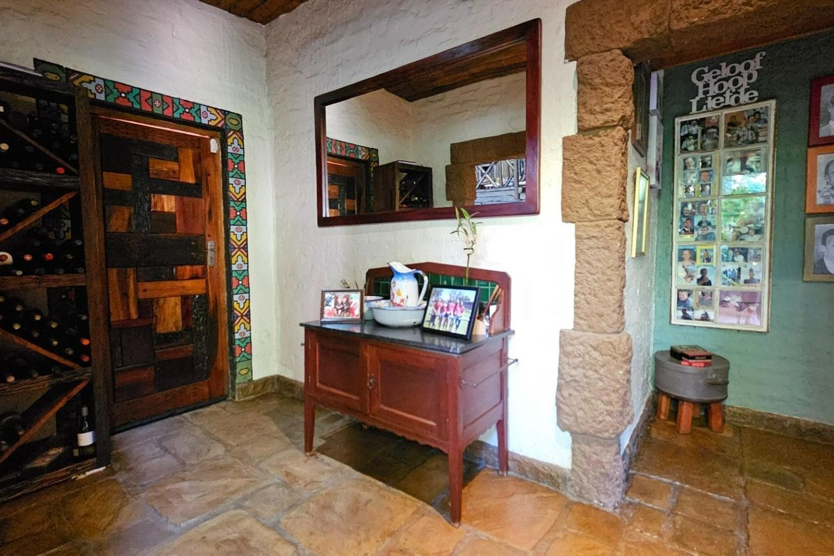 Stay in a Bushveld Lodge right here in the City - Photo 4