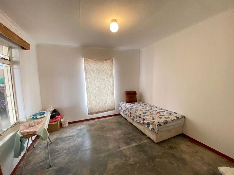 Home with huge erf for sale! - Photo 9