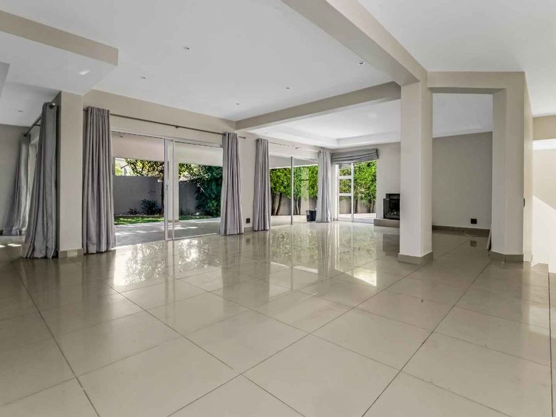 SPACIOUS AND LIGHT - Photo 3
