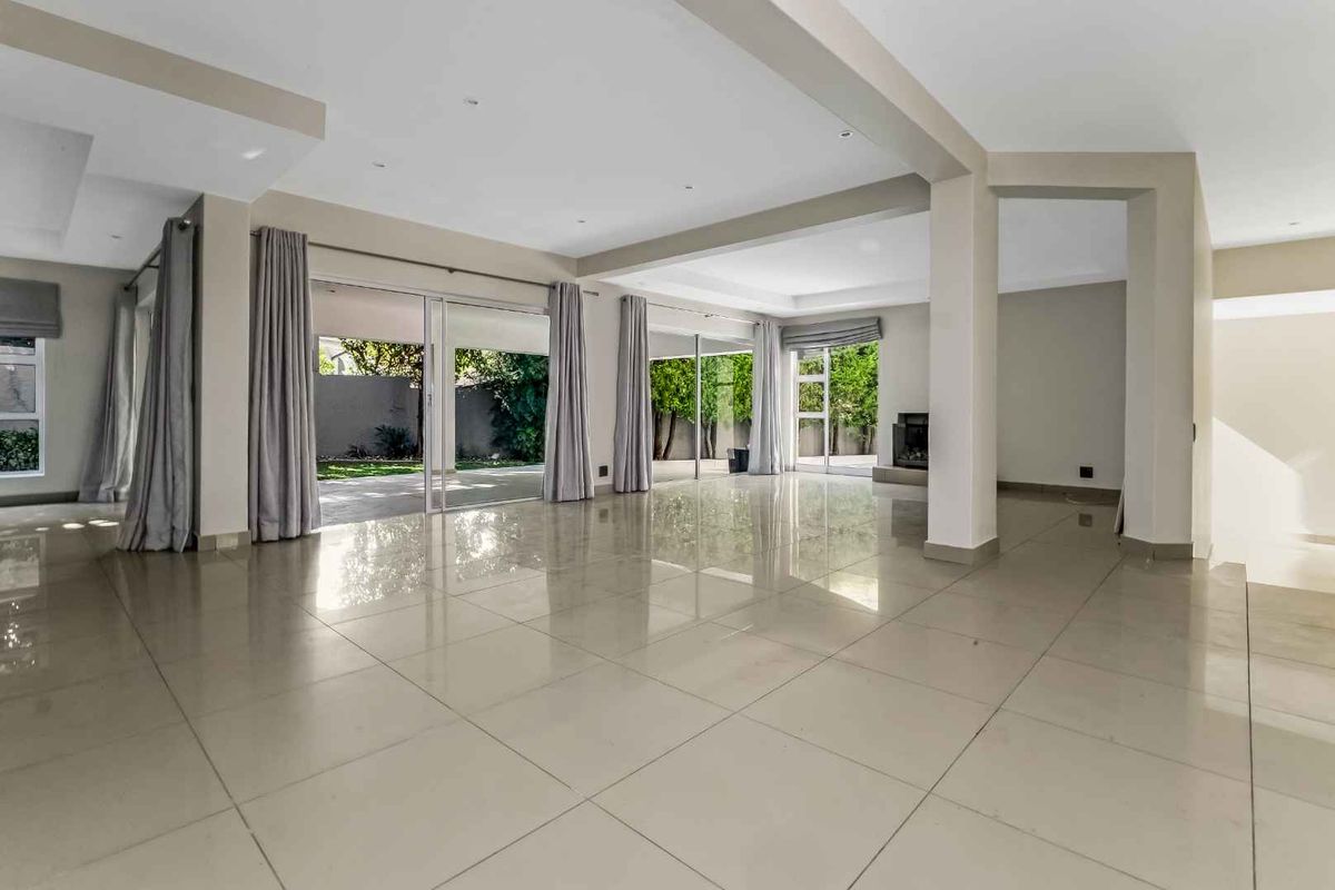 SPACIOUS AND LIGHT - Photo 3