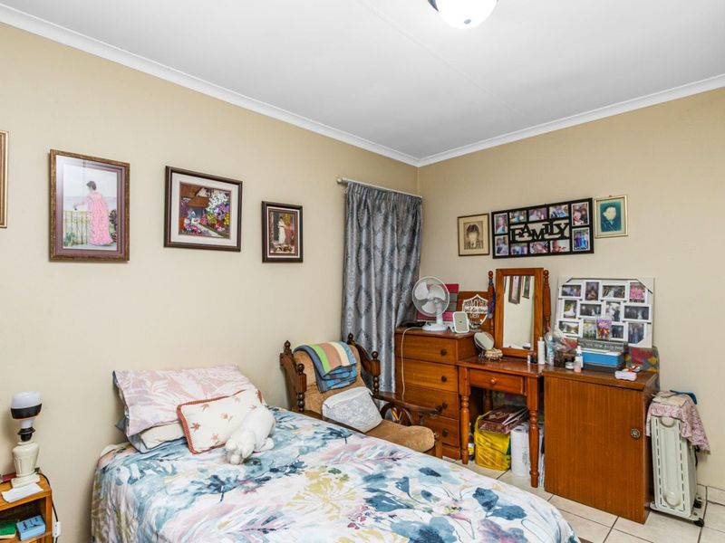 HOUSE WITH SEPARATE FLAT IN MINT CONDITION - Photo 9