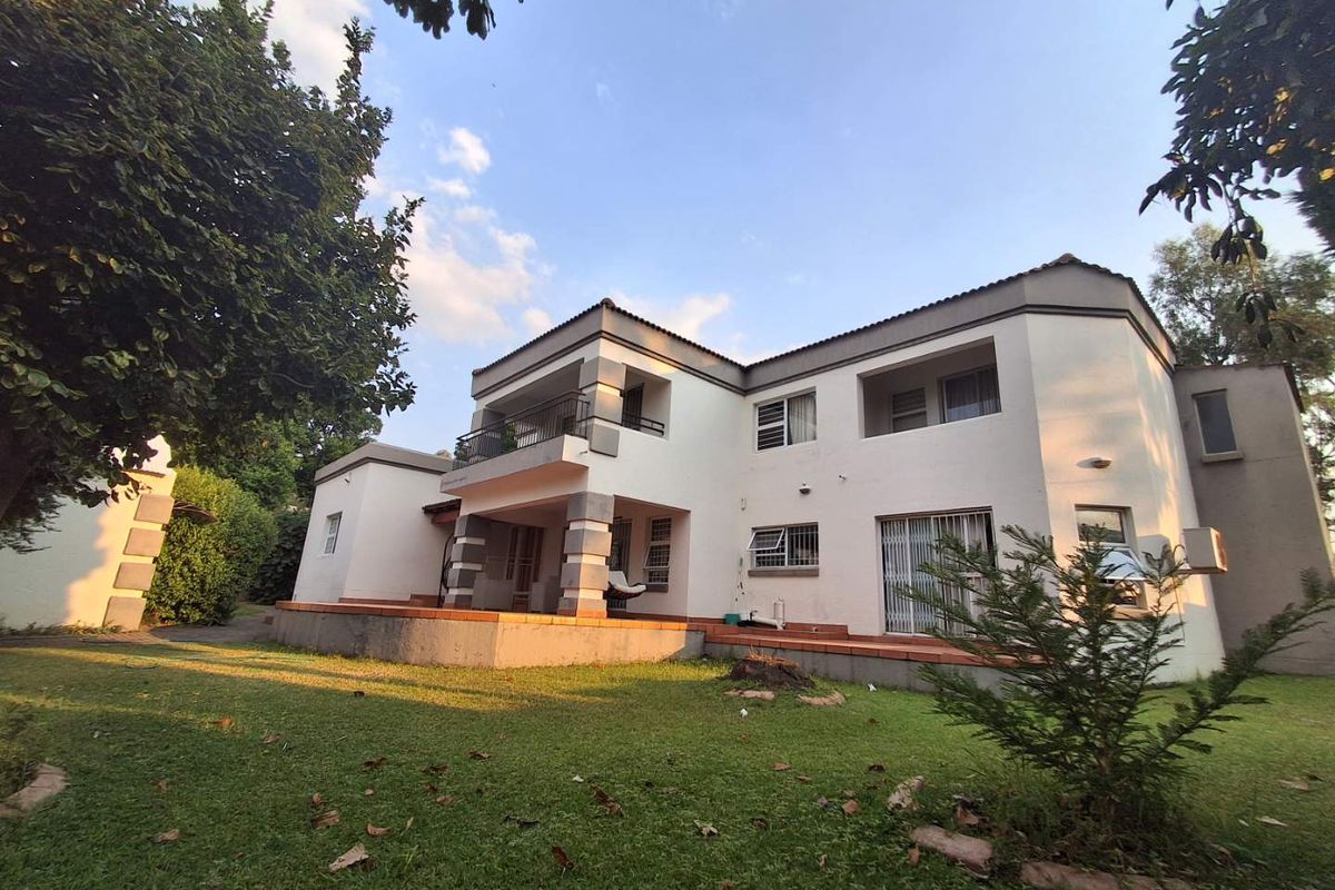 Stunning Modern Double-Storey Home in Monument Park Estates Boomed off area - Photo 5