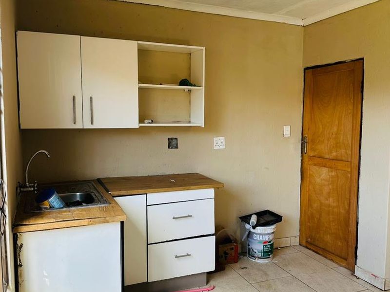 1 Bedroom Available for Rent in Dawn Park - Photo 3