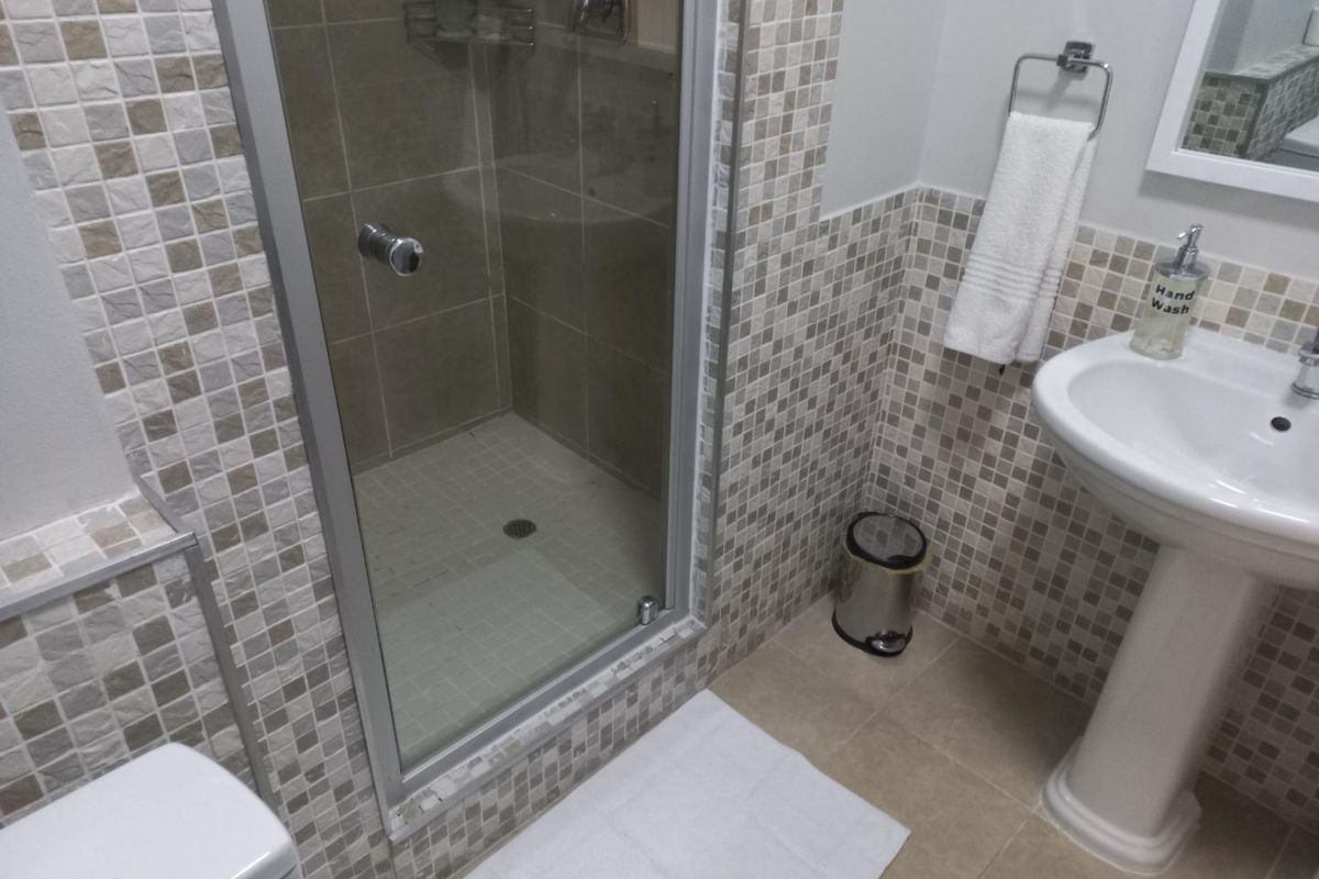 10th floor apartment overlooking a nature reserve! - Photo 5
