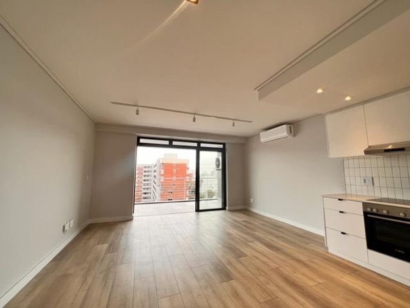 Ultra Modern, Luxury Sea Point apartment - Photo 10
