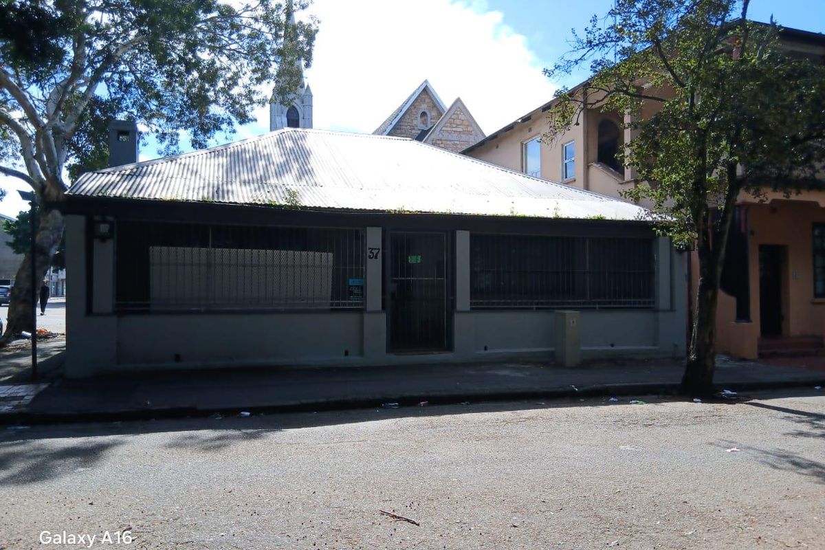 Prime Student Accommodation for Sale in Central, Gqeberha – R1,400,000 - Photo 3