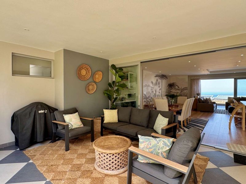 Exclusive Executive Estate Living - Photo 4