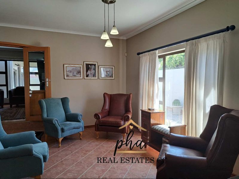 Spacious 4 bedr family home with huge entertainment area for sale in Walvis Bay for N$5 250 000.00 - Photo 4