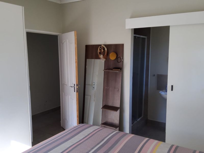 Charming Modern Family Home with Sea Breeze and security - Photo 9