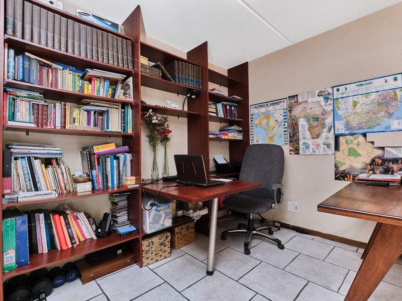 Be part of this exclusive complex next to the Boskruin koppie. - Photo 6