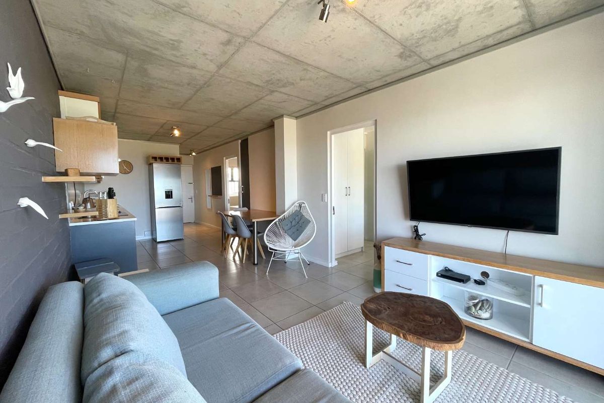 Large 2 Bed, 2 Bath Furnished Apartment- Milnerton - Photo 4