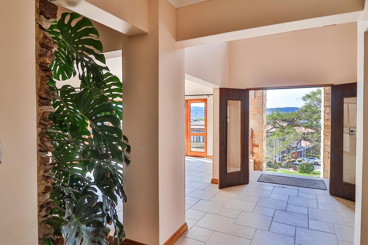 Expansive Luxury Living with Breathtaking Elevated Views - Photo 5