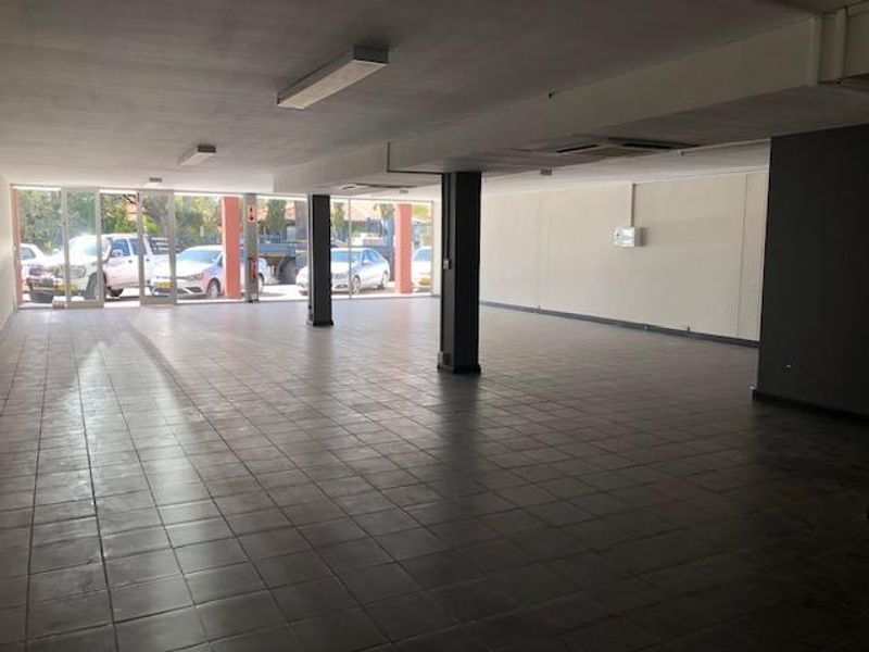 Commercial Unit in Southern Industrial for Sale - Photo 2