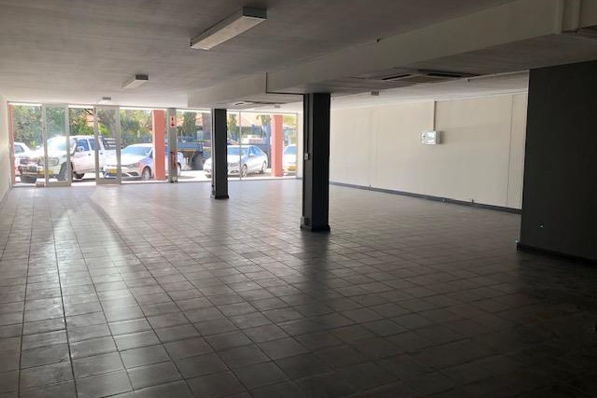 Commercial Unit in Southern Industrial for Sale - Photo 2