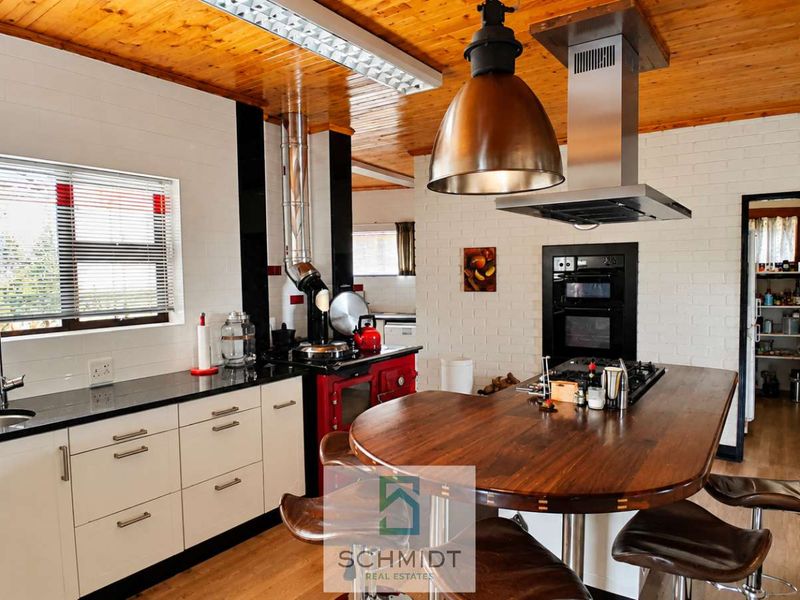5 Bedroom Home FOR SALE in Klein Windhoek : N$11 000 000.00 excl costs - Photo 3