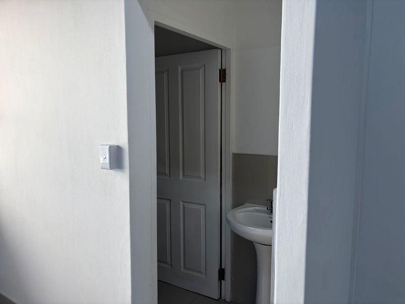 280m2 Commercial Unit To Let in Ballito - Photo 6