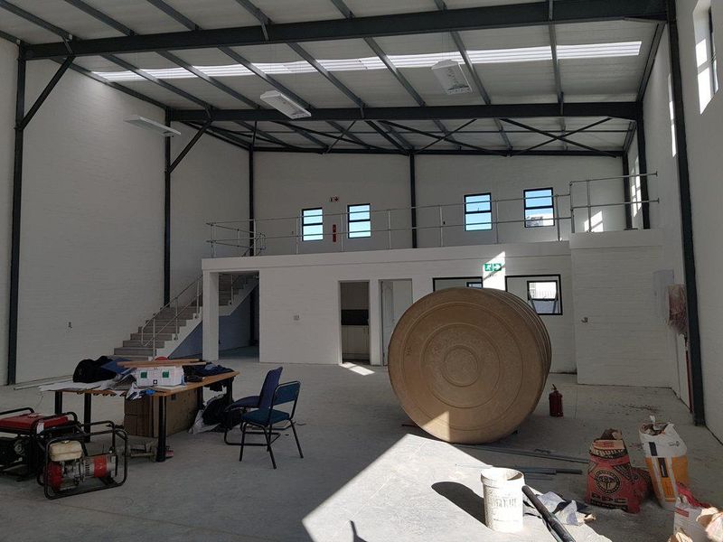 Double Volume Warehouse in Excellent Condition - Photo 5