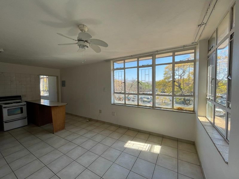 Well located unit in Hatfield - Photo 6