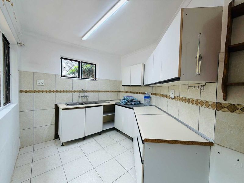 Hendra - Cozy 2 Bedroom Home  , newly renovated bathroom and Pet Friendly - Photo 9