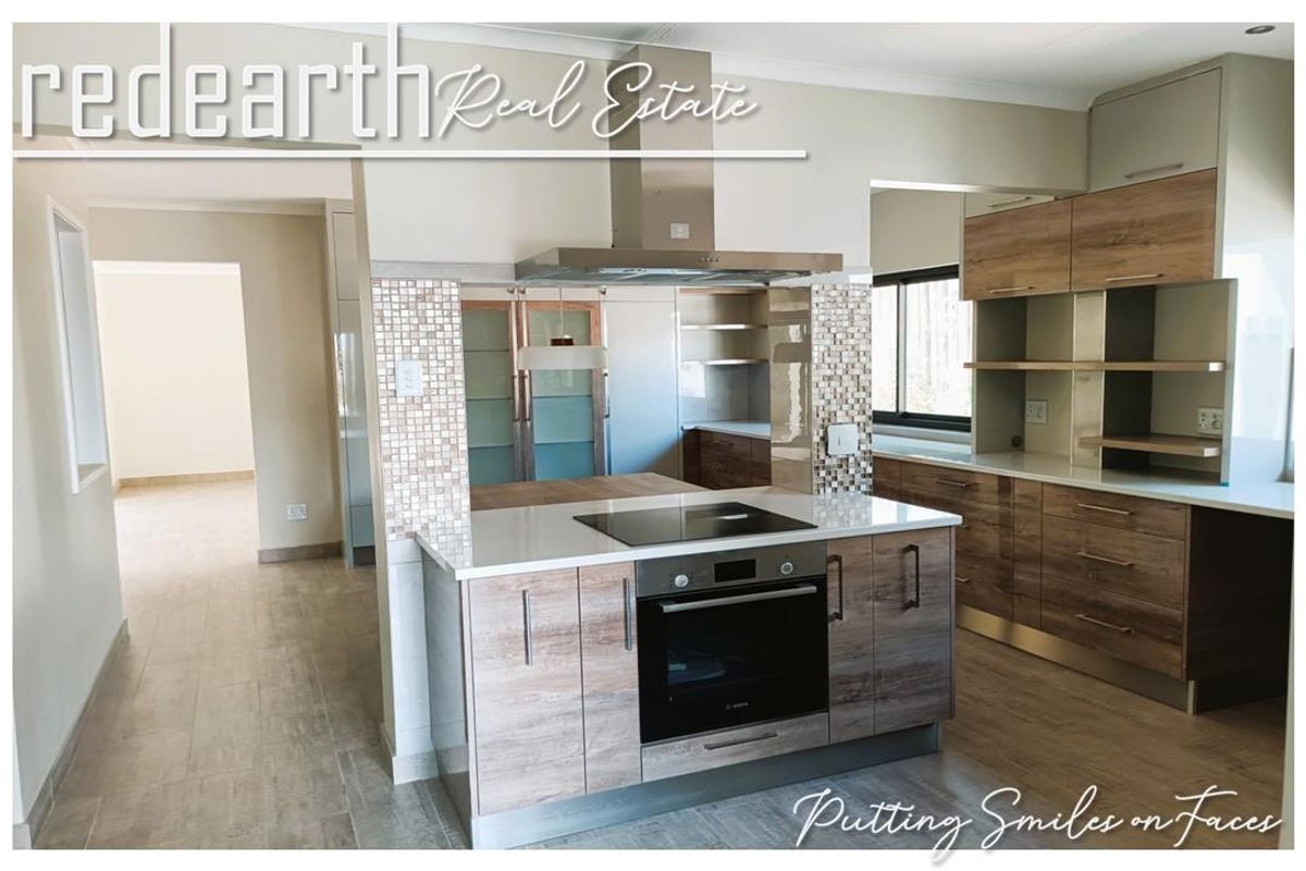 “A Newly Renovated Luxury Retreat in Prime Ludwigsdorf” - Photo 4