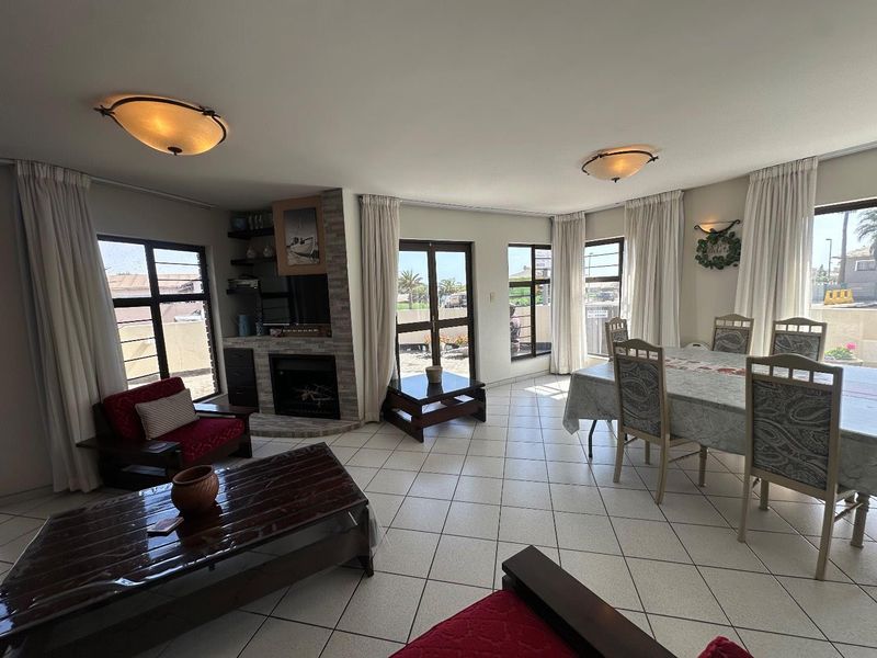 TOWNHOUSE FOR SALE IN CENTRAL SWAKOPMUND, NAMIBIA - Photo 8