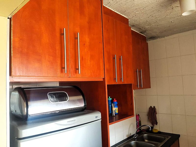 Prime Location - Photo 4