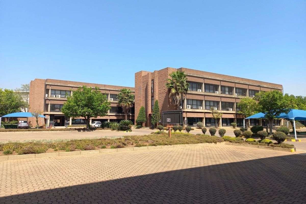 441m2 Alrode Office To Let - Photo 5