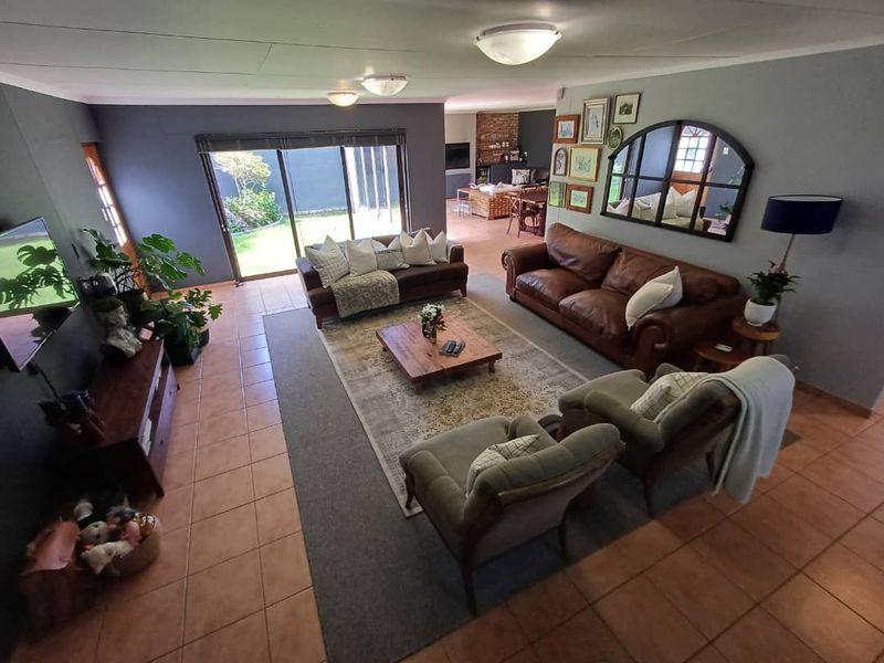 Absolute Stunner! - Photo 6