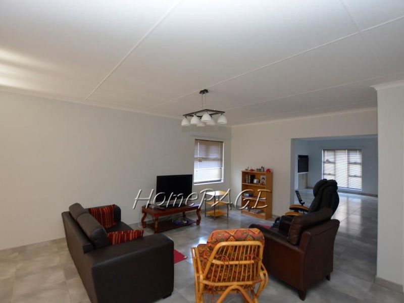 Fairway Estates, Walvis Bay, 3 Bedroom house in a quiet Cul de Sac for sale - Photo 9